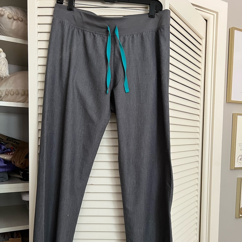 Figs Scrub Pants - Livingston Style